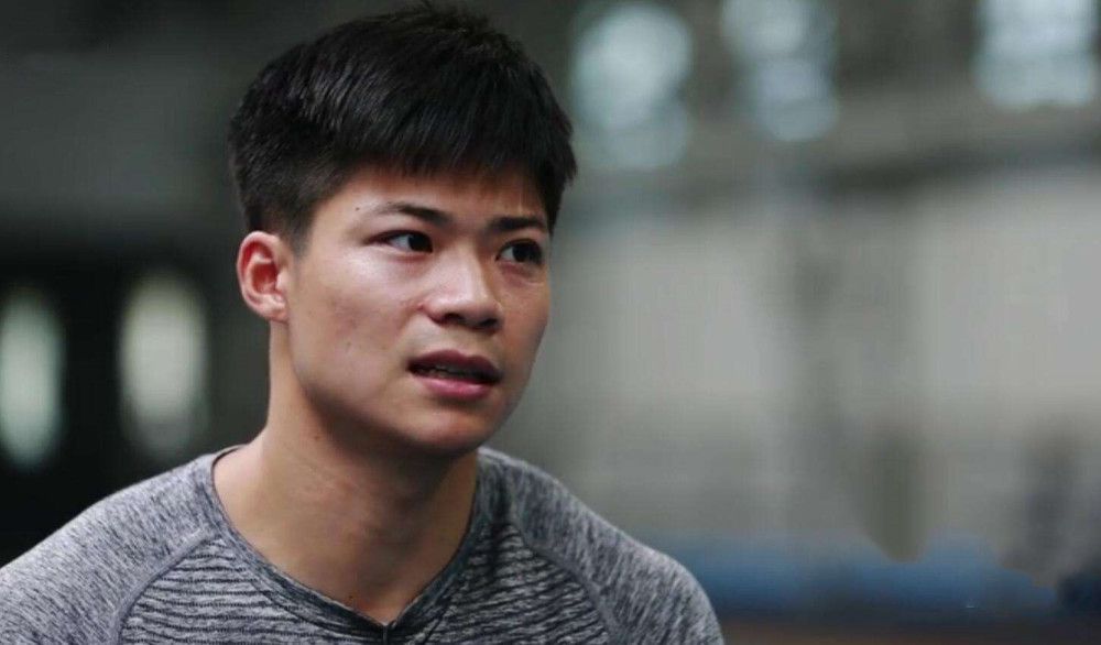叶辰抱了抱拳：那就谢谢老哥了。